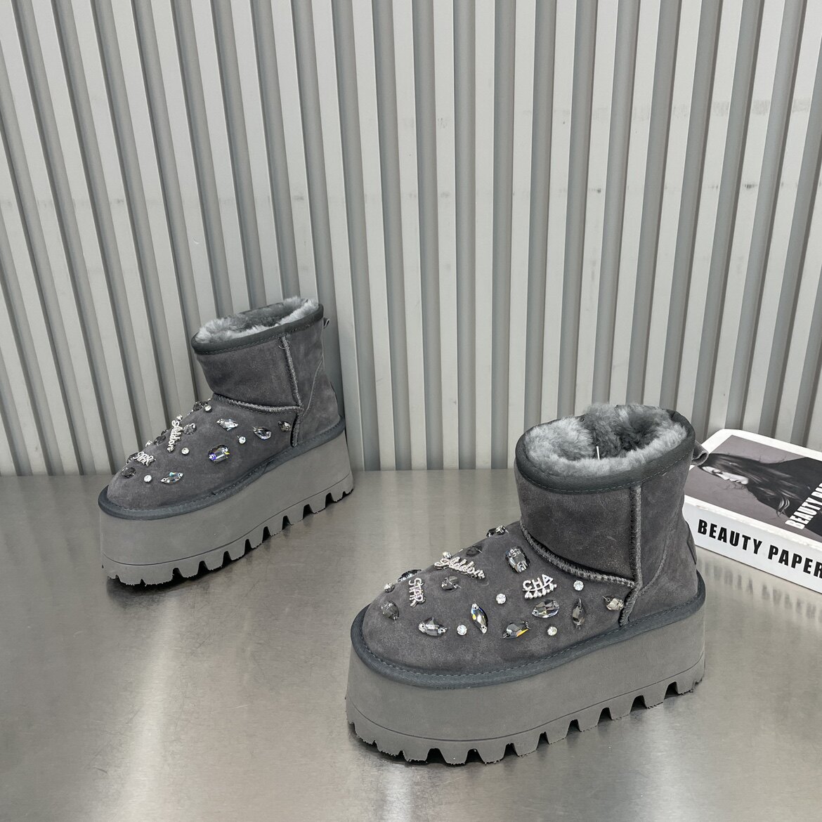 磨砂皮重工水钻增高厚底雪地靴