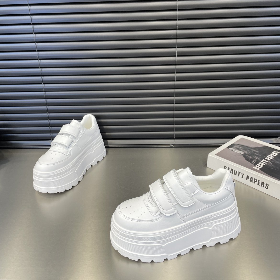 2026春季新款圆头超轻厚底小白鞋复古增高魔术贴时尚百搭休闲女鞋,女鞋,棉鞋,淘宝优惠券,粉丝福利购,淘宝优惠卷