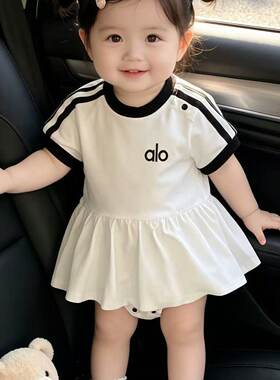 婴儿夏装连体衣服女宝宝学院风公主三角包屁裙小月龄百天夏季薄款
