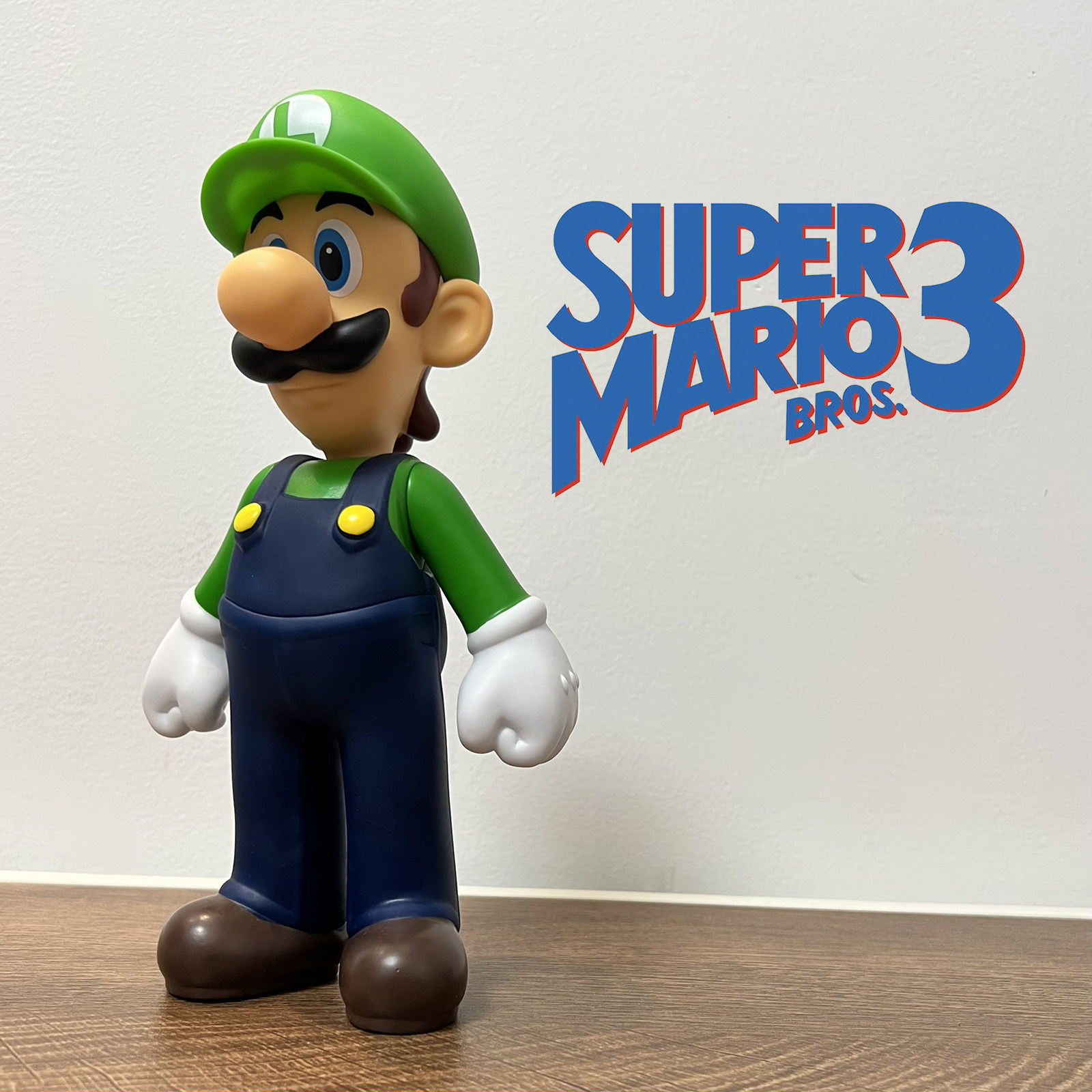 虽然总是被忽略但其实不怎么乐观的路易吉公仔玩具模型摆件