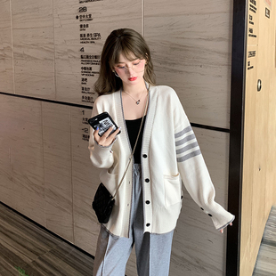 少女感宽松慵懒风撞色条纹v领开衫 针织薄外套女秋冬2025新款 毛衣