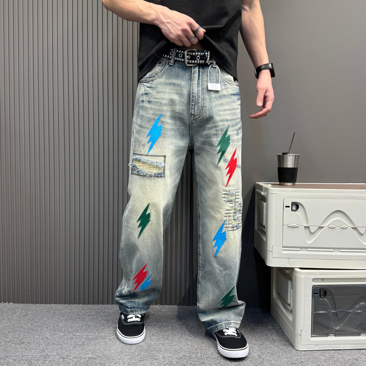 高街痞帅贴皮绣牛仔裤男款宽松直筒破洞阔腿裤嘻哈休闲百搭长裤子
