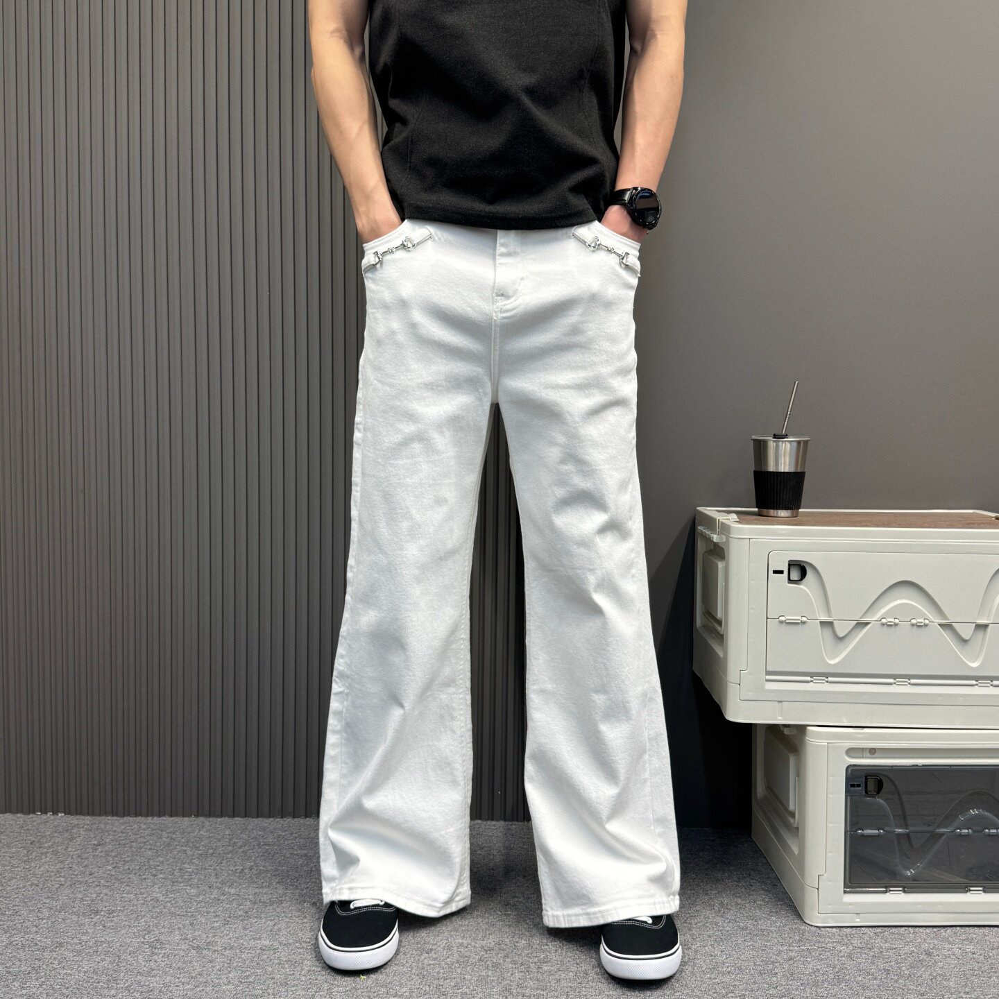 痞帅风白色直筒牛仔裤男生宽松垂感微喇金属扣装饰四季百搭拖地裤