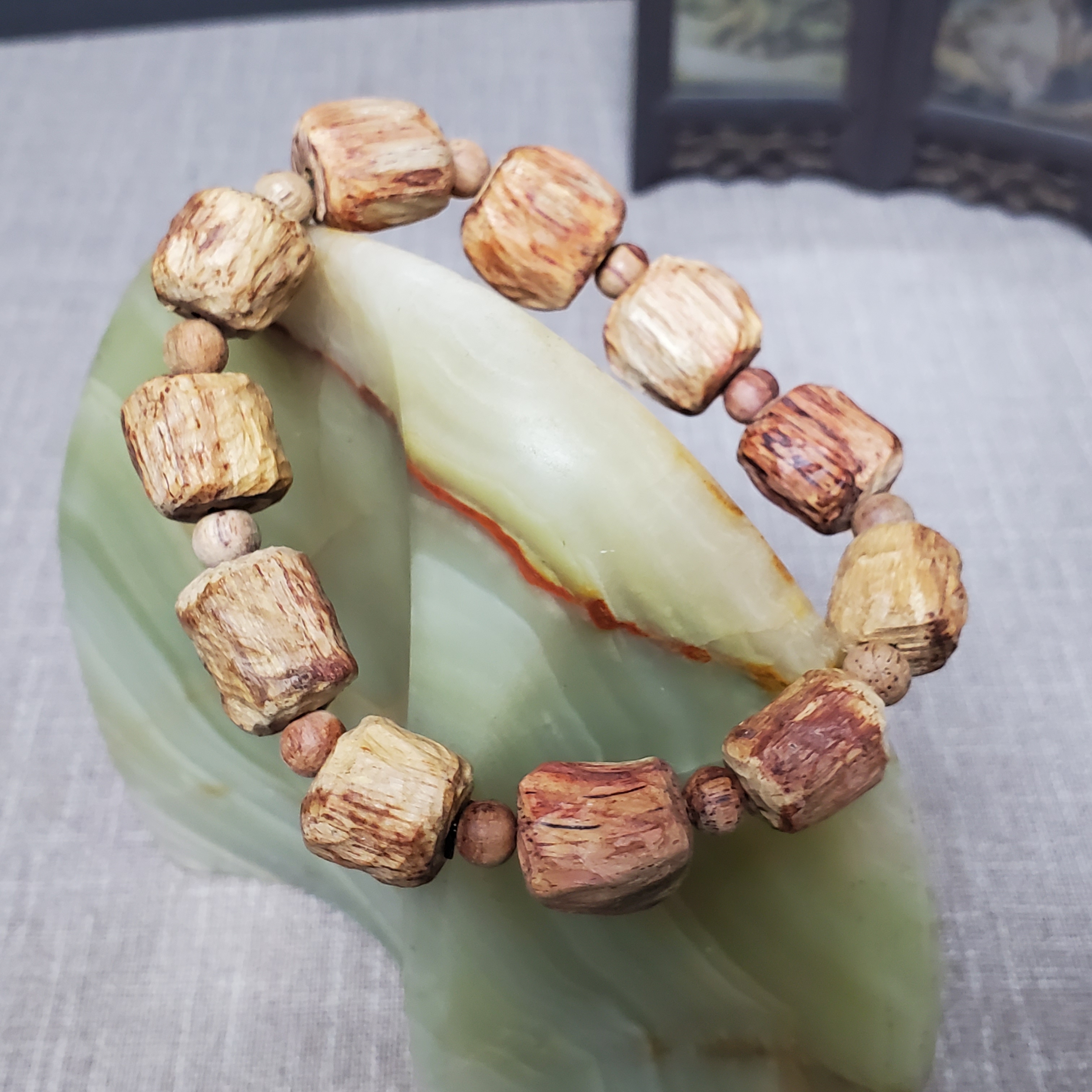 海南降真香白黄油手串帝王香随行稀有材质生闻香气浓郁奶香赠粉