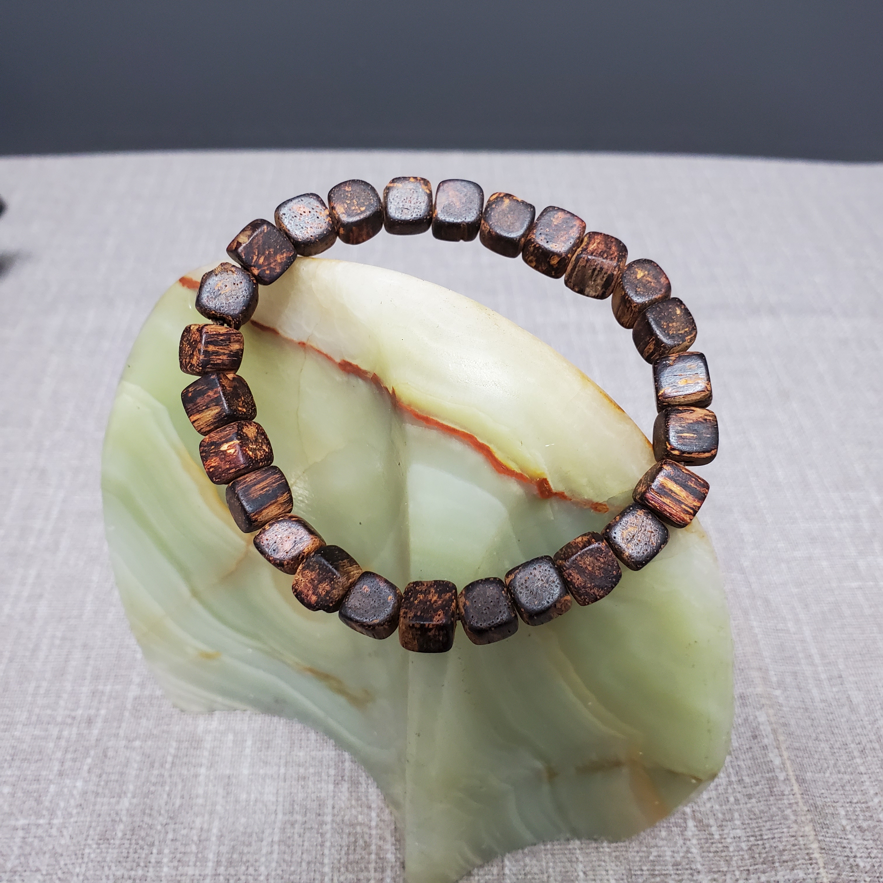 海南降真香鼎级沉水手串老料黄金甲夹层大叶收藏级方珠原料男女款