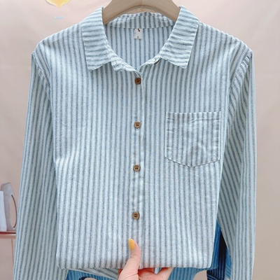 文艺条纹宽松长袖木扣衬衫