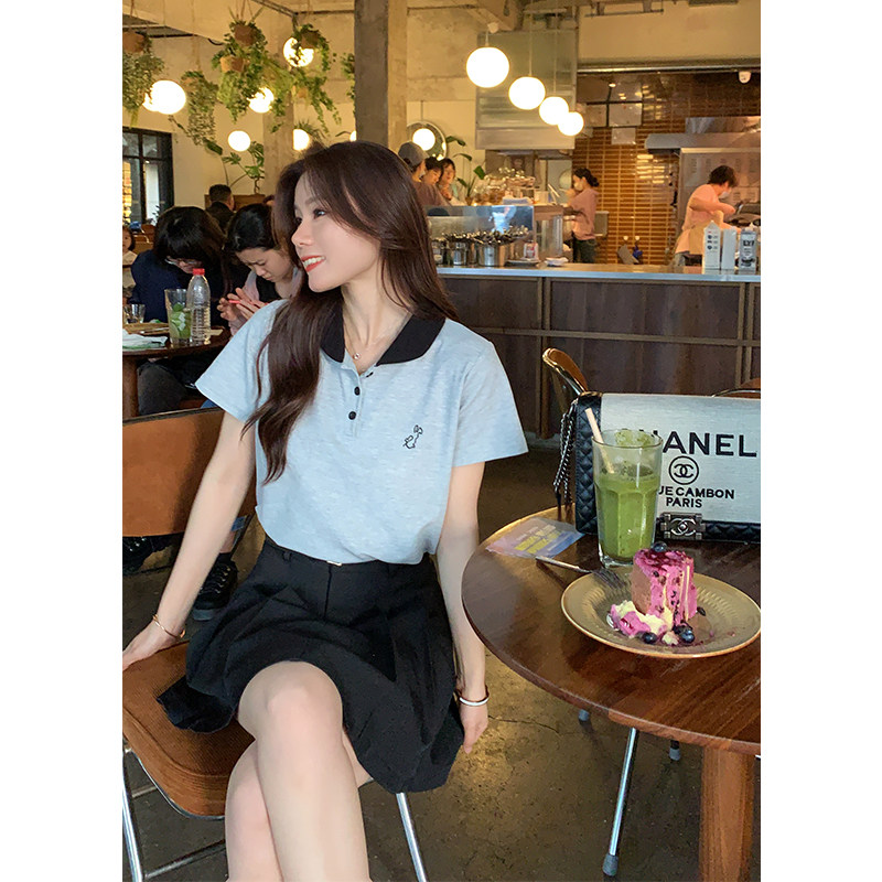 本希/少女的心事 撞色翻领刺绣卡通T恤套装 短袖POLO+百褶裙