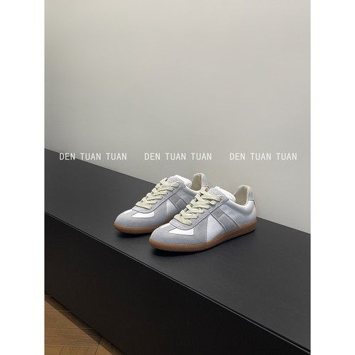 DENTUA 时髦精！巨舒服 奶乖软糯的德训鞋 24s美拉德风休闲板鞋女