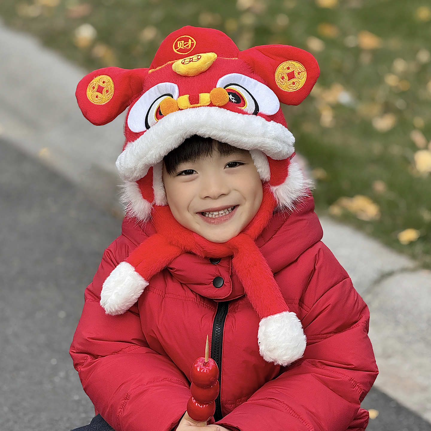 红色醒狮儿童帽子一捏耳朵会动的男孩宝新年过年马本命年礼物2026