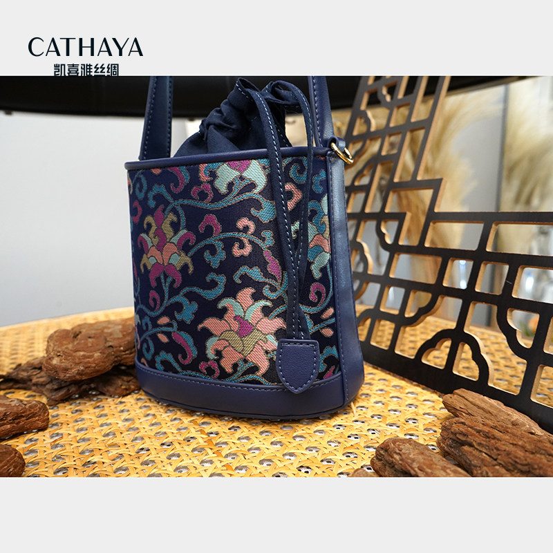 凯喜雅桑蚕丝手拎斜挎水桶包eak2sljk100