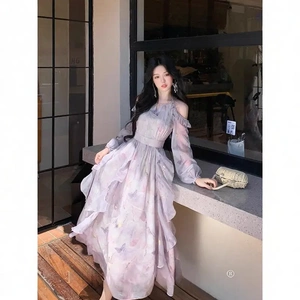气质优雅露肩不规则荷叶边蝴蝶印花长袖连衣裙女春秋季新款仙女裙