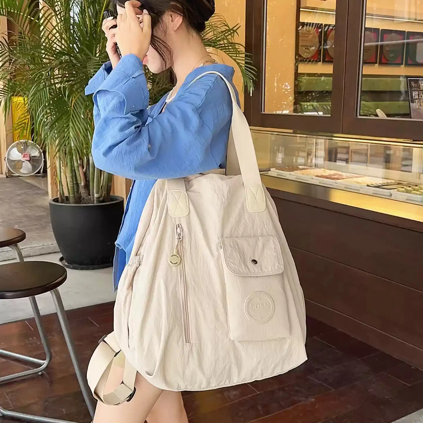 双肩包女士旅行背包大容量外出