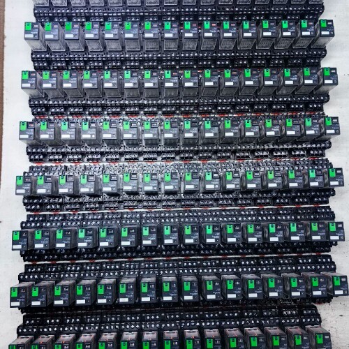 九五新施耐德RXM4AB2BD中间继电器配RXZE1M4C底 ~议价