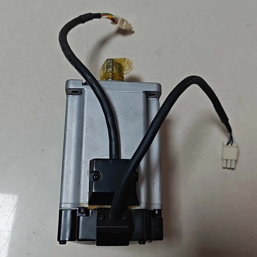 松下伺服电机MHMD082G1U，工程余货，95新未使用。实 ~议价