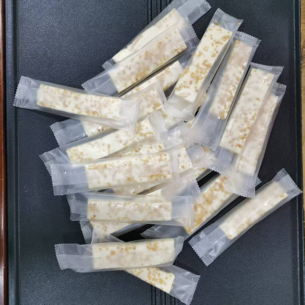 内蒙古特产零食奶酪制品黄油手撕奶芙炒米蔓越莓猕猴桃芒果味散称