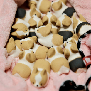 小飞基正版爆款紫砂柯基狗狗可爱小摆件自明原创设计陶瓷生日礼物