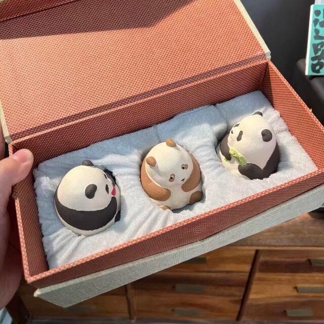 成都大熊猫花花七仔萌二周边文创紫砂摆件自明原创手作伴手礼物
