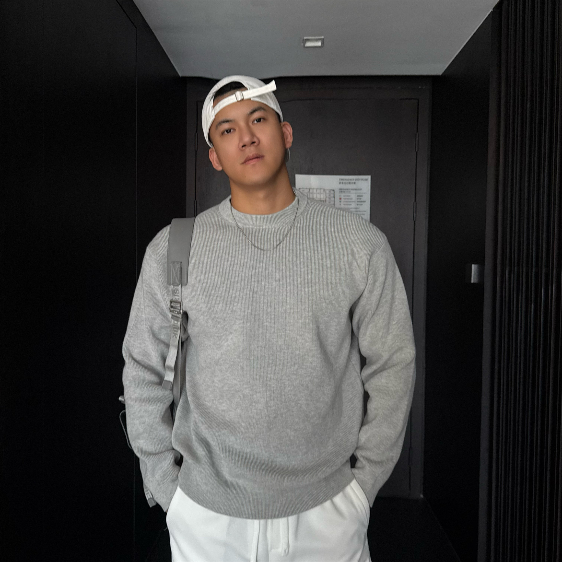 JZD 灰/杏/黑/深灰 秋冬通勤打底保暖针织上衣 宽松休闲百搭毛衣