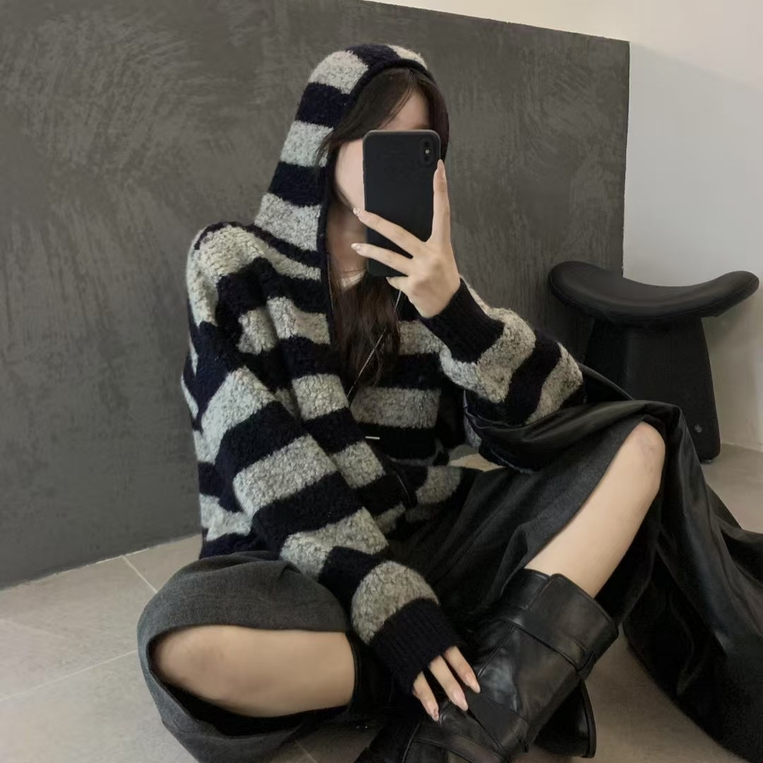 园园美衣韩系颗粒毛毛复古条纹连