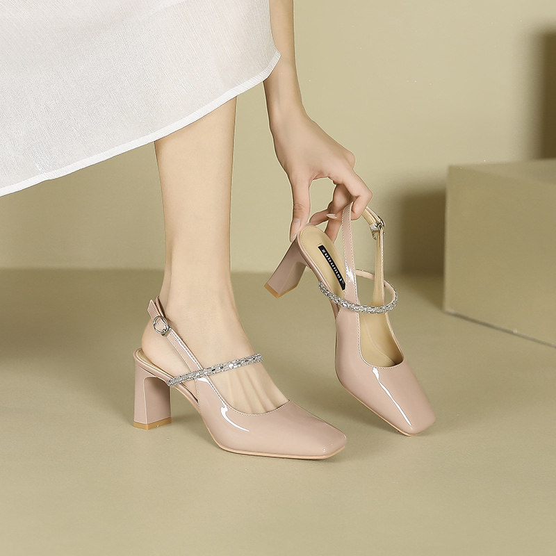 包头凉鞋女粗跟2025新款水钻一字带后空单鞋方头裸色玛丽珍高跟鞋