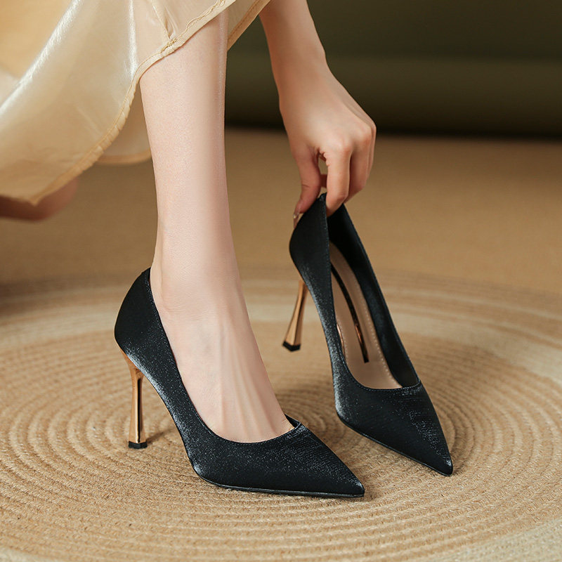 黑色高跟鞋女2026新款绸缎尖头细跟单鞋通勤百搭上班职业工作单鞋