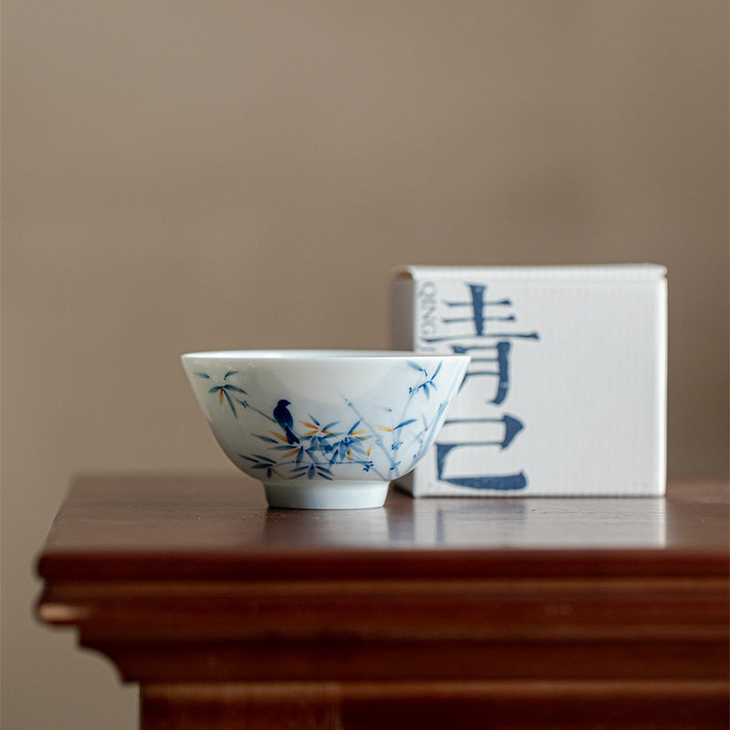 手绘青己高端主人杯陶瓷品茗杯图片