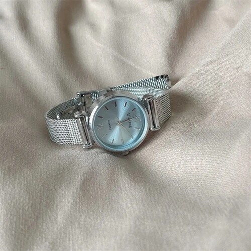 ins风手表女小众轻奢简约英式风时尚气质初高中学生小巧精致百搭