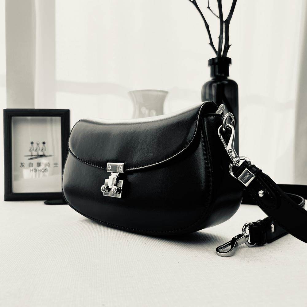 时尚个性马鞍包女真皮2026新款百搭高级感斜挎小包单肩春夏腋下包