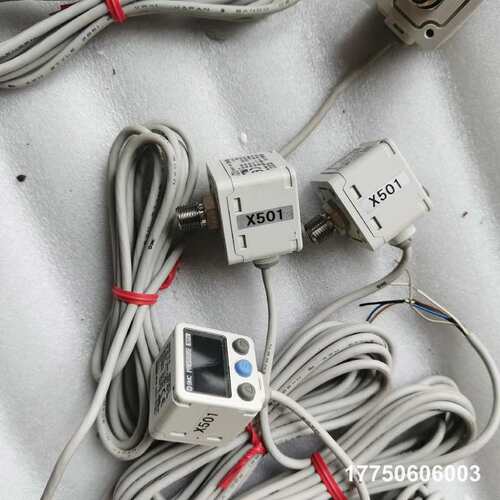 压力表 ISE40A-01-R 有4，ZSE40A-0