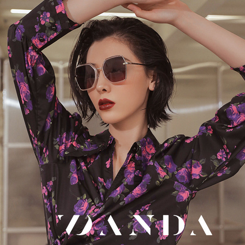 时尚女网红白领开车偏光太阳眼镜旅行休闲大框太阳眼镜方框潮墨镜