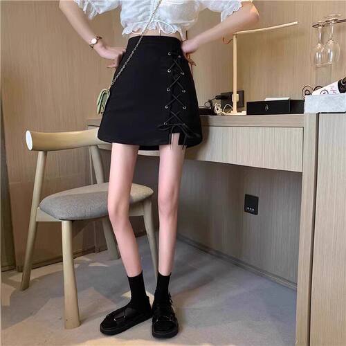 港风黑色半身裙女2026秋季高腰a字裙子设计感包臀裙辣妹短裙ins潮