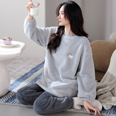 法兰绒2025年新款睡衣女珊瑚绒冬季保暖家居服套装加绒加厚可外穿
