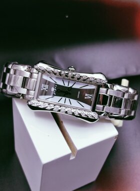 库存瑞士世爵26×38mm经典复古66699LT男女中性方盘石英表