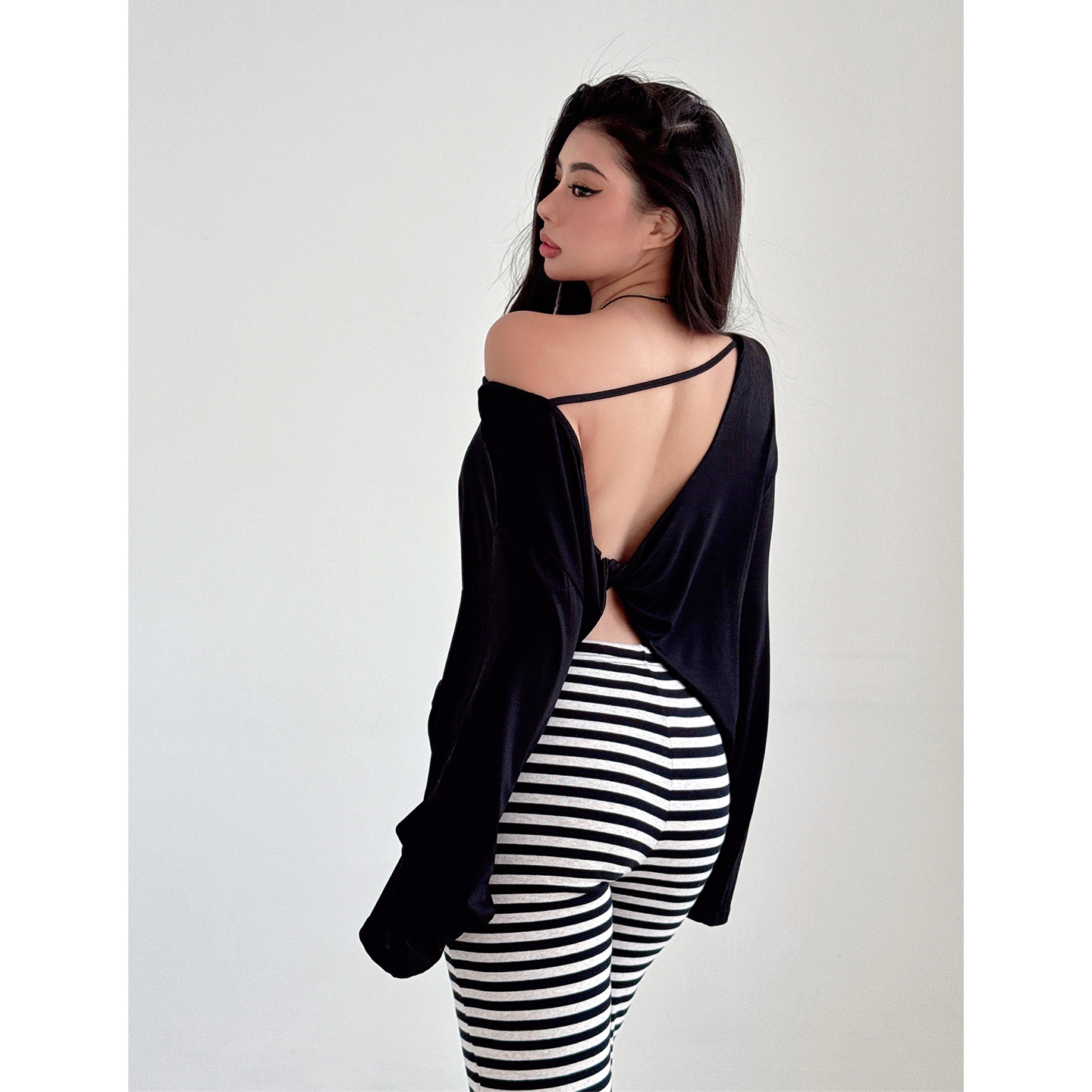 露背宽松T恤长袖慵懒显瘦打底衫