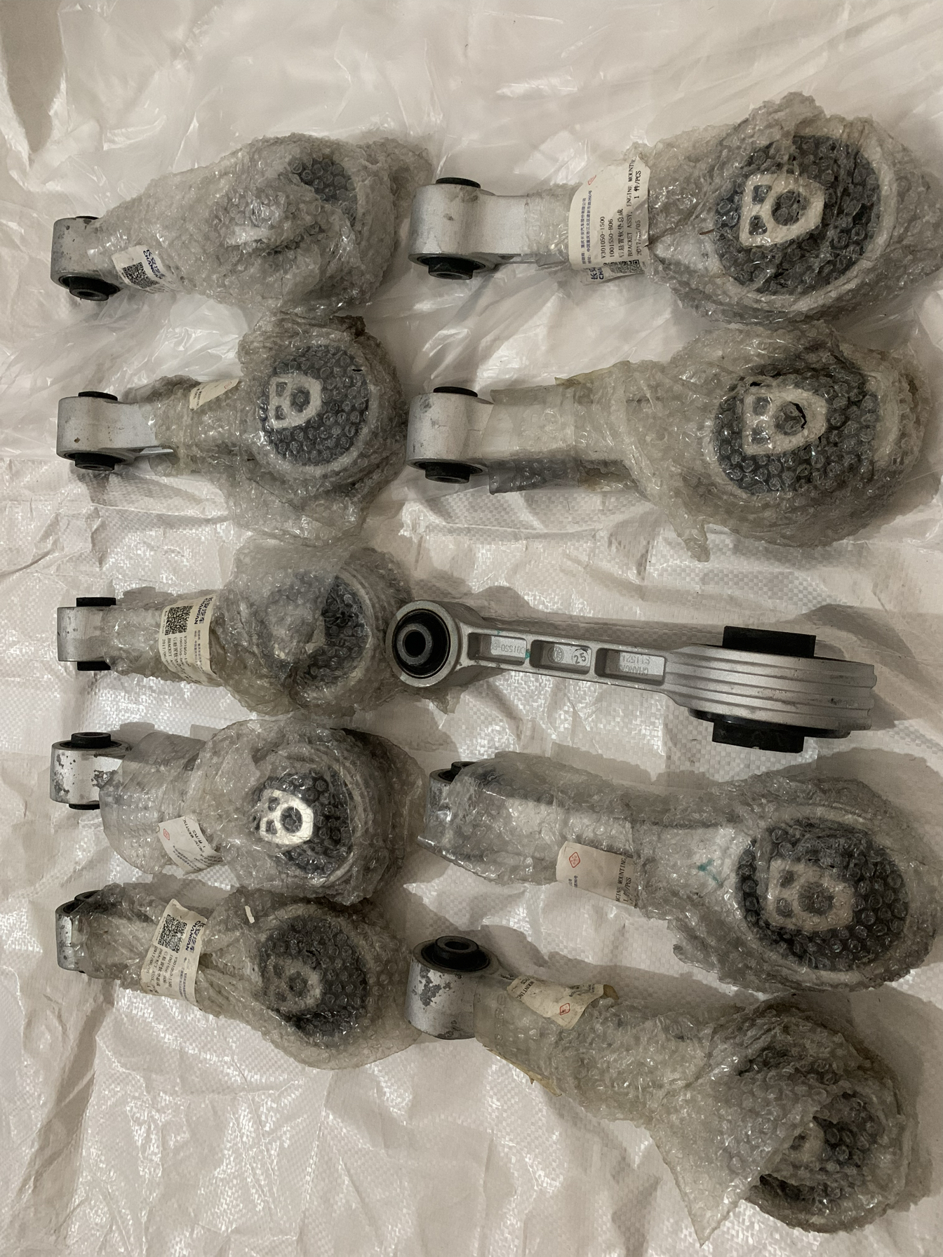 长安凌轩欧尚A800变速箱支架后悬置软垫总成原厂