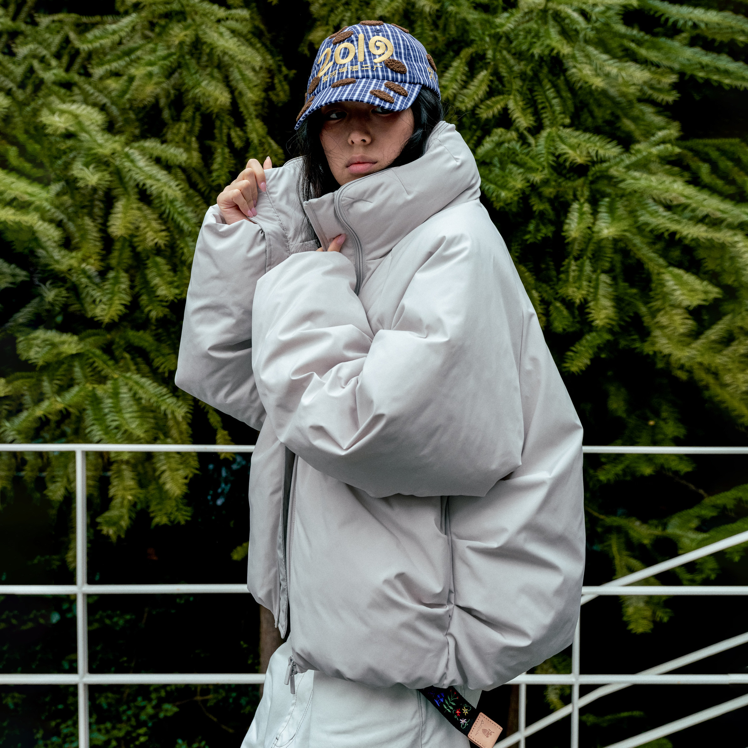 年九一口贰 帽子可拆卸羽绒服户外加厚保暖插肩袖羽绒外套男女款