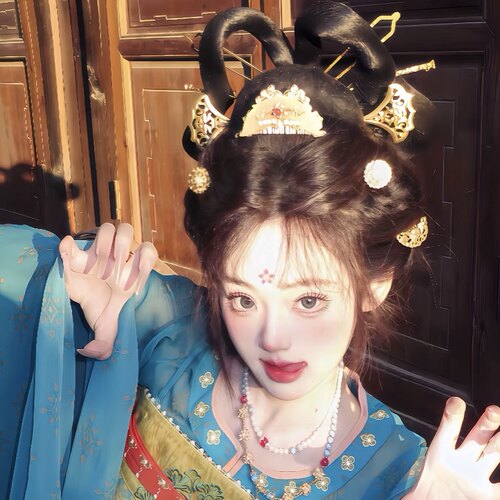 田曦薇同款头饰小唐风汉服妆造