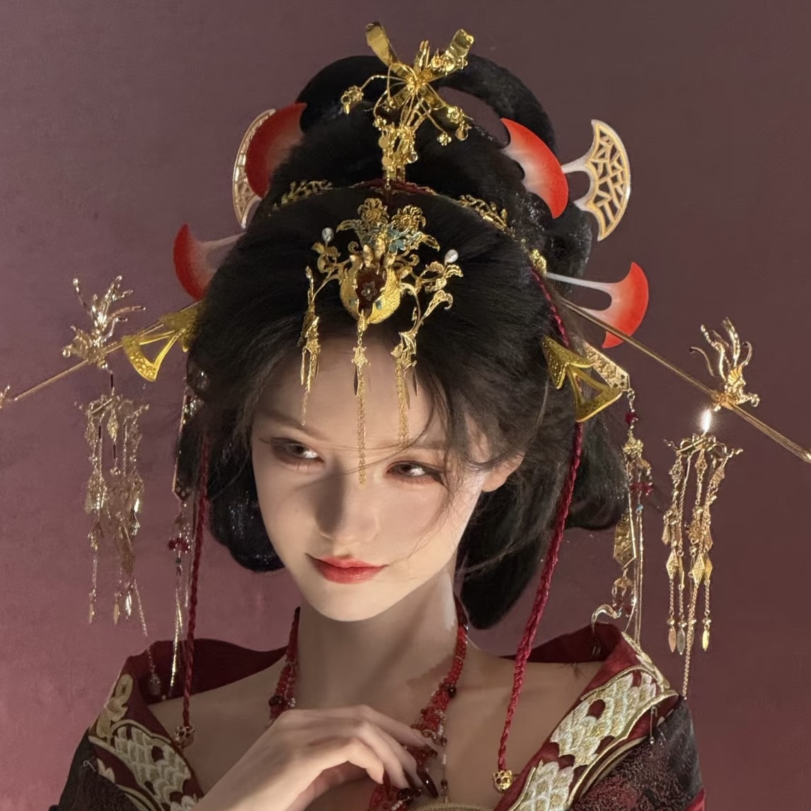 腹黑女帝王冠古风发饰妆造配饰