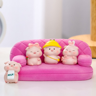 创意小猪汽车中控台微景观办公室桌面装 饰摆件可爱猪猪树脂工艺品