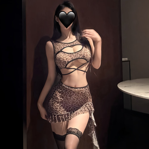 黑豹女友~性感豹纹镂空约会套装