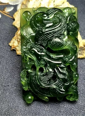 天然岫玉吊坠龙牌180料老坑玉石挂件瓶底绿老料男女款玉坠