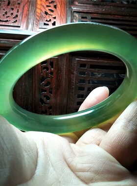 岫玉手镯180料老坑玉石手镯瓶底绿荧光60口径精品
