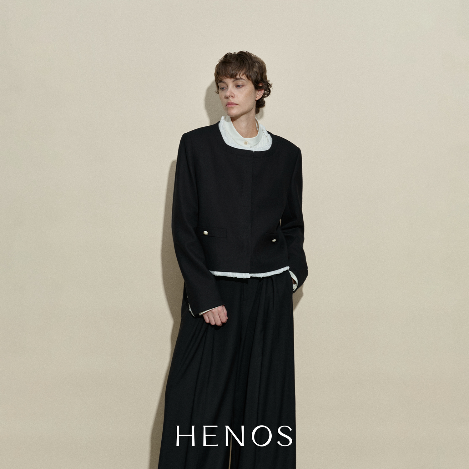 HENOS26秋季新款全羊毛白短外套