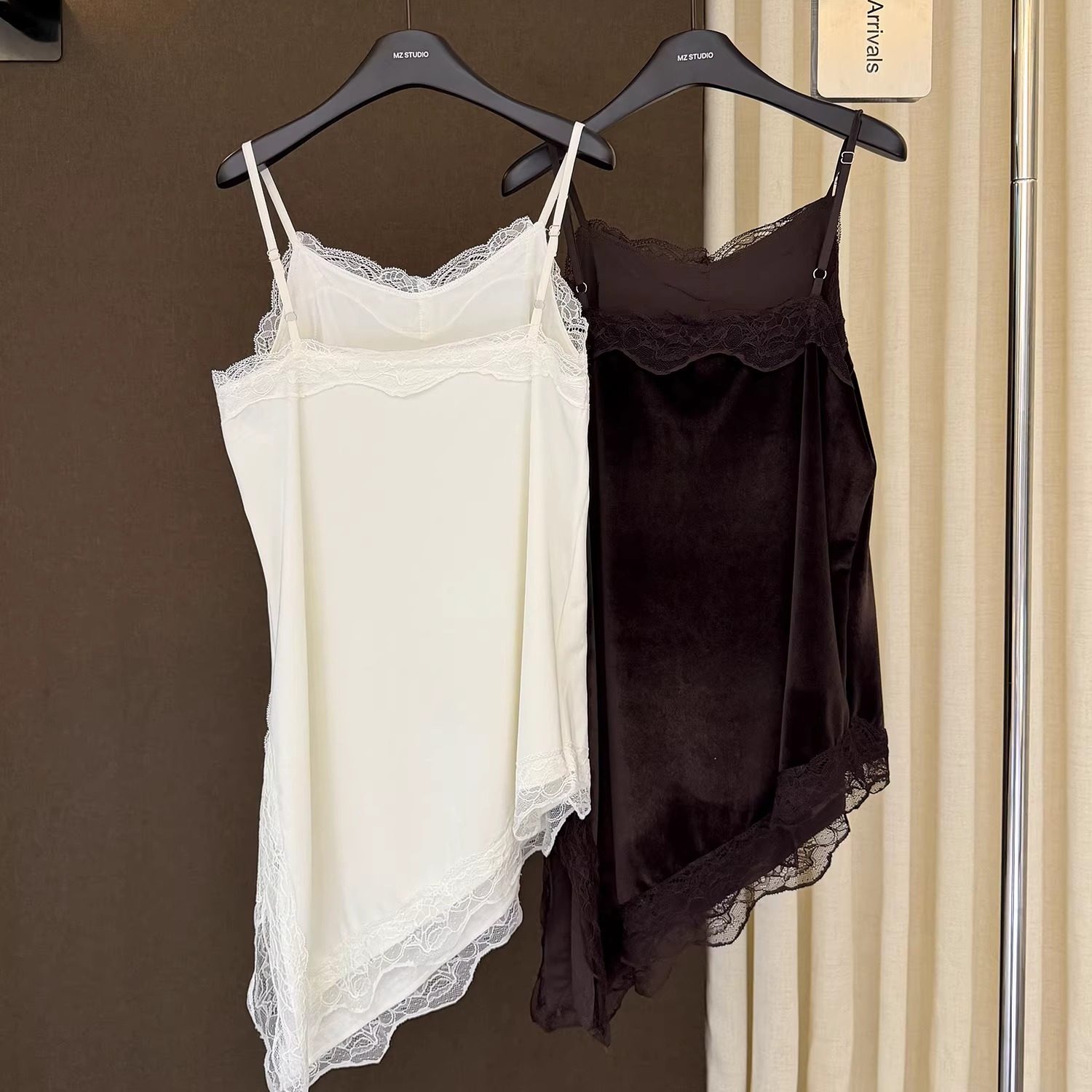 高端欧货新款蕾丝钩花拼接侧开叉不规则性感可调节丝绒吊带裙女冬,女装/女士精品,背心吊带,淘宝优惠券,粉丝福利购,淘宝优惠卷