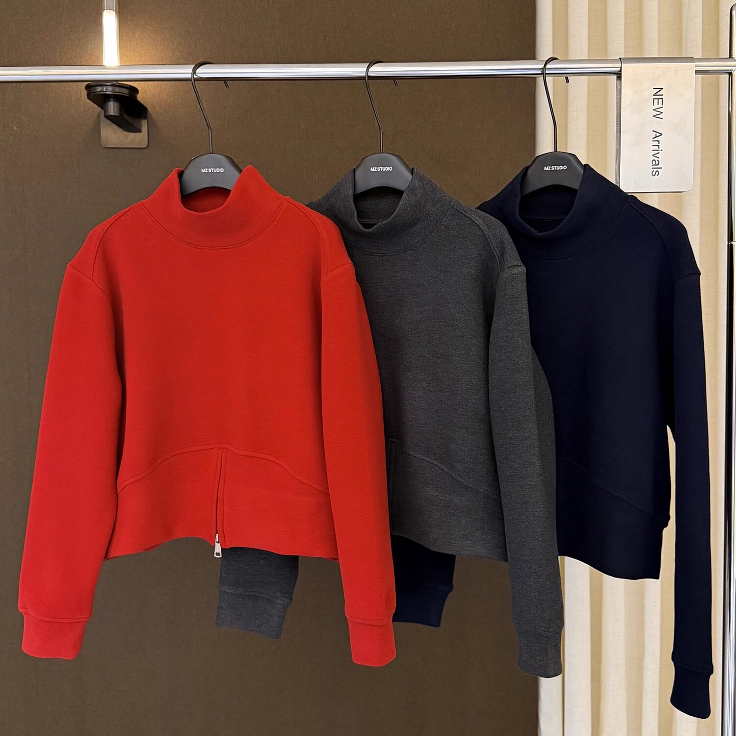 高端欧货冬季新款下摆拉链拼接设计半高领空气棉短款卫衣女上衣,女装/女士精品,卫衣/绒衫,淘宝优惠券,粉丝福利购,淘宝优惠卷