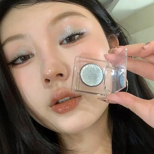 夏日碎碎冰！冰蓝色牛郎单色眼影盘高光提亮卧蚕珠光闪清透蓝灰色