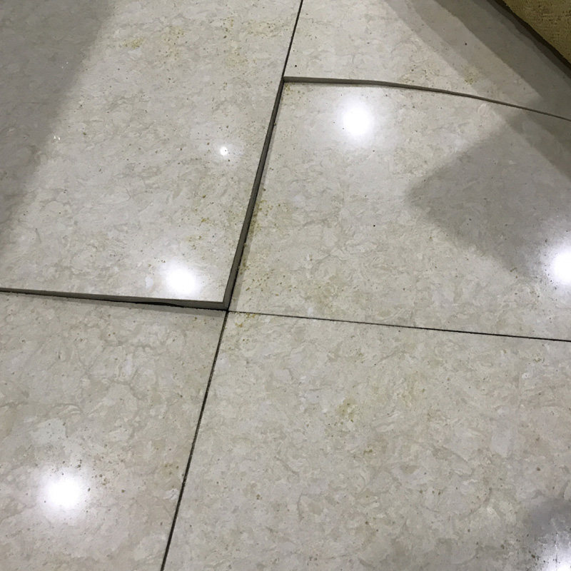 瓷砖松动墙砖空鼓翘起上门维修