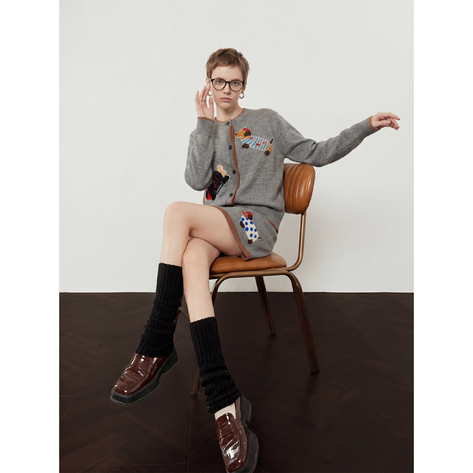 周里物「织遇」慵懒风针织毛衣女秋冬外套宽松设计感开衫2026新款,女装/女士精品,时尚套装,淘宝优惠券,粉丝福利购,淘宝优惠卷