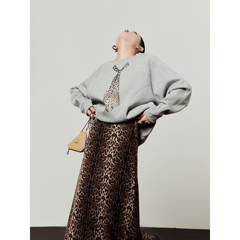 周里物出品「豹纹丝巾」花灰色卫衣女2026春季新款加绒慵懒风上衣,女装/女士精品,卫衣/绒衫,淘宝优惠券,粉丝福利购,淘宝优惠卷