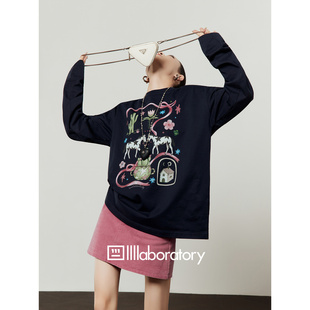 周里物出品「双马对峙」海军蓝T恤女2026马年新款休闲风印花上衣